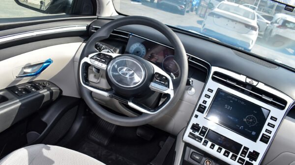 Hyundai Tucson 1.6L Turbo AT (2024 Model) GCC Spec’s - Amazon Grey color - Image 9