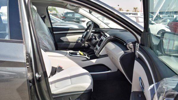 Hyundai Tucson 1.6L Turbo AT (2024 Model) GCC Spec’s - Amazon Grey color - Image 5