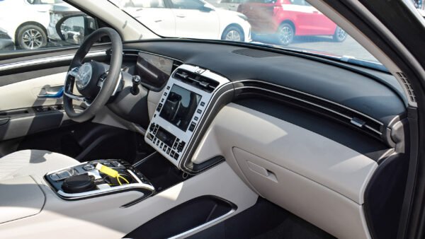 Hyundai Tucson 1.6L Turbo AT (2024 Model) GCC Spec’s - Amazon Grey color - Image 4