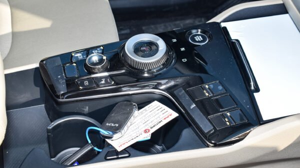 KIA Sportage 1.6L MID Option AT (2024 Model) GCC Spec’s - Image 3