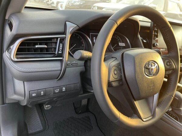 Toyota Camry SE 2.5L Model 2023 - Image 8
