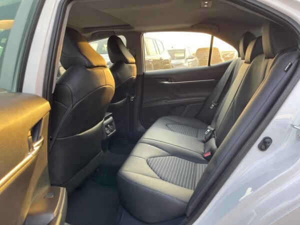Toyota Camry SE 2.5L Model 2023 - Image 12