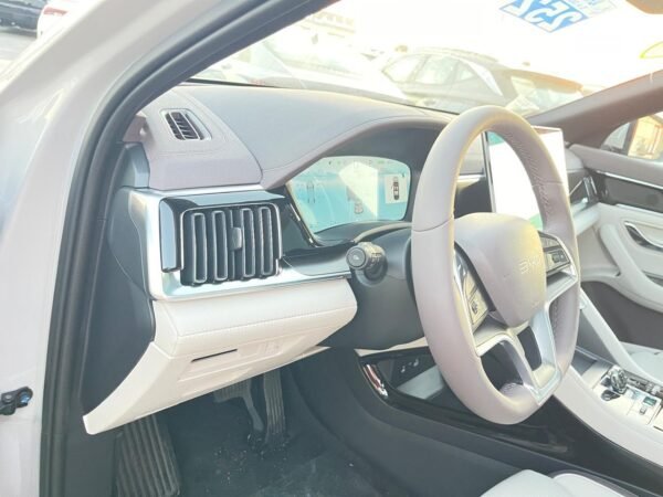 BYD Song PLUS New Energy 2025 EV 605KM flagship model - Image 9