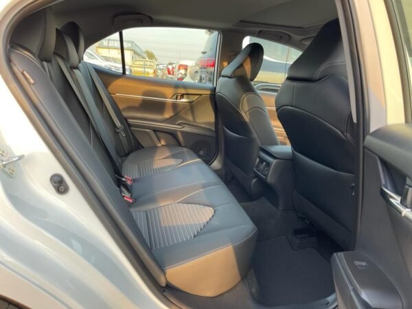 Toyota Camry SE 2.5L Model 2023 - Image 16