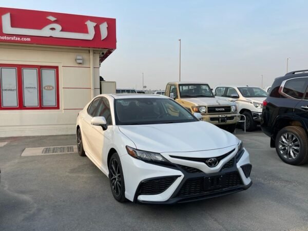 Toyota Camry SE 2.5L Model 2023 - Image 2