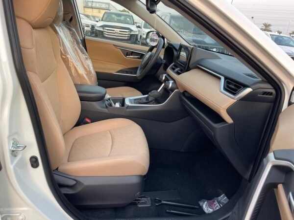 Toyota RAV4 2.5L 4WD GLE AT with Radar GCC Spec’s (2022 Model) - Image 7