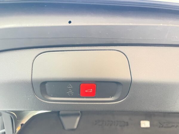 PEUGEOT 408 GT Line (2025 Model) White Color - Image 10