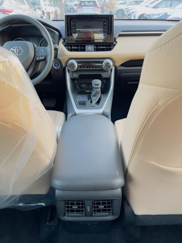 Toyota RAV4 2.5L 4WD GLE AT with Radar GCC Spec’s (2022 Model) - Image 4