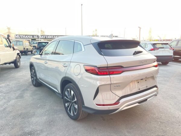 BYD Song PLUS New Energy 2025 EV 605KM flagship model - Image 5