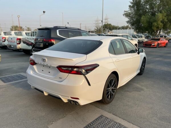 Toyota Camry SE 2.5L Model 2023 - Image 5