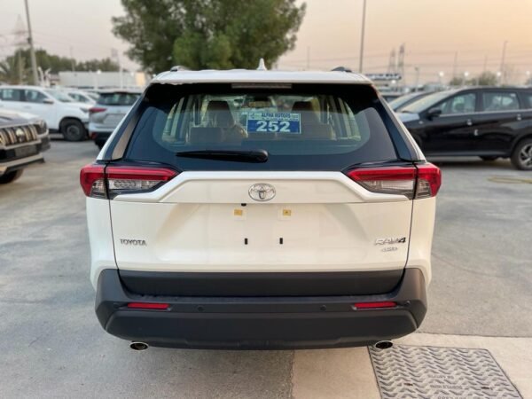 Toyota RAV4 2.5L 4WD GLE AT with Radar GCC Spec’s (2022 Model) - Image 12