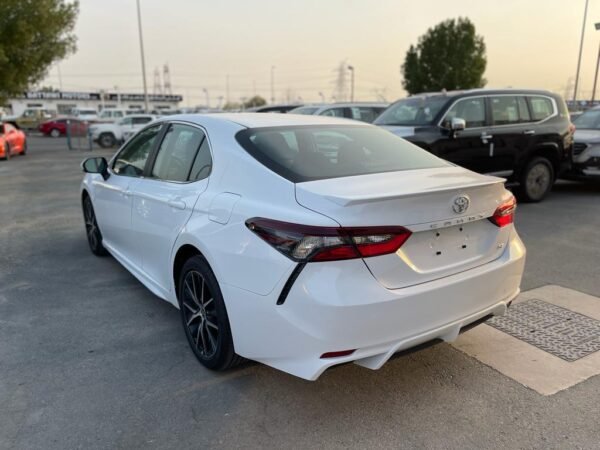Toyota Camry SE 2.5L Model 2023 - Image 7