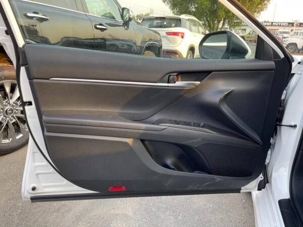 Toyota Camry SE 2.5L Model 2023 - Image 19