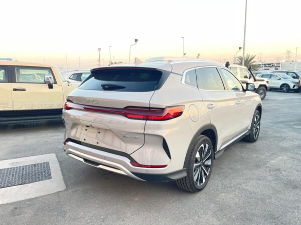 BYD Song PLUS New Energy 2025 EV 605KM flagship model - Image 21