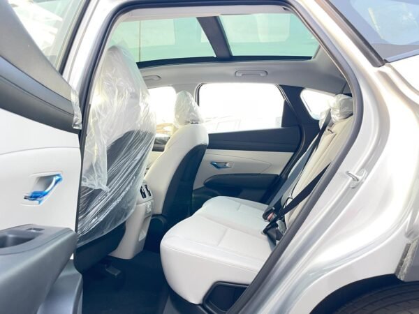 Hyundai Tucson 1.6L Turbo 2025 GCC Spec's - Image 12