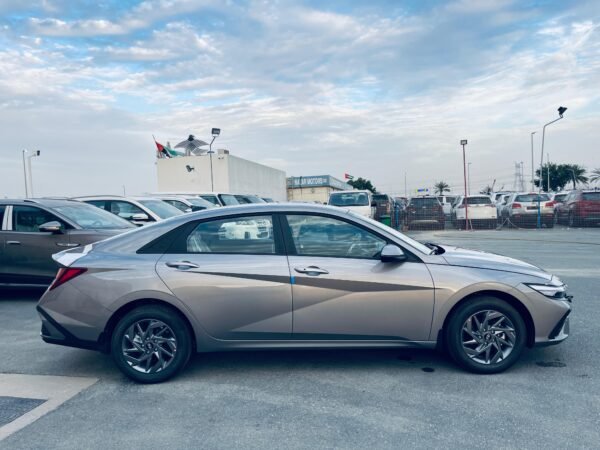 Hyundai Elantra 1.6L 2024 GCC Spec's - Image 5