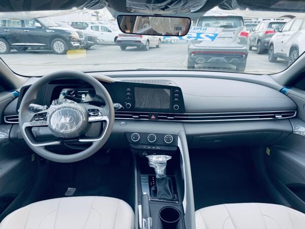 Hyundai Elantra 1.6L 2024 GCC Spec's - Image 10