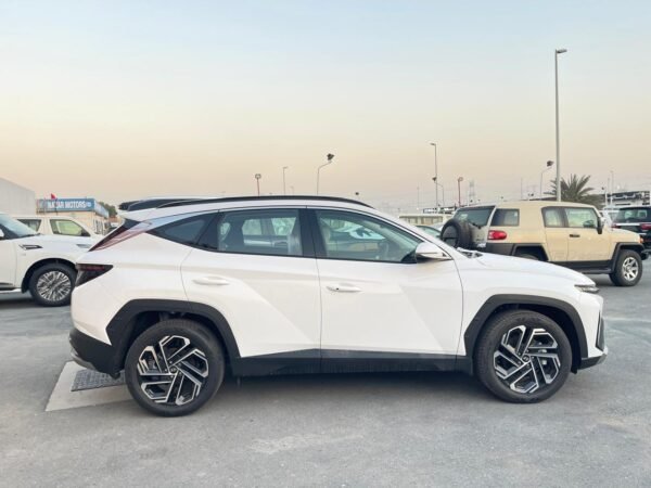 Hyundai Tucson 1.6L Turbo 2025 GCC Spec's - Image 5