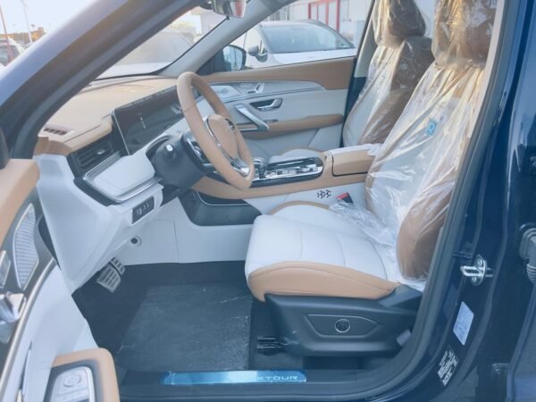 Jetour X70 Plus 1.6L Luxury 2025 - Image 12