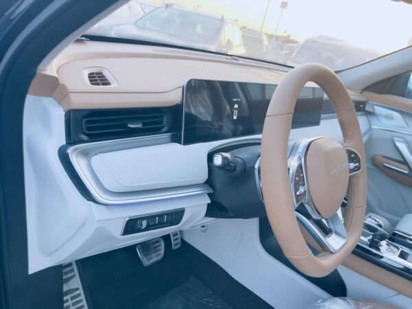 Jetour X70 Plus 1.6L Luxury 2025 - Image 13