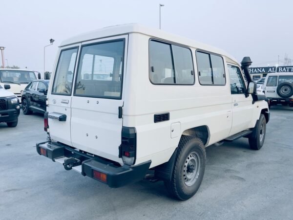 Toyota Land Cruiser 78 2.8L Turbo 2025 - Image 8