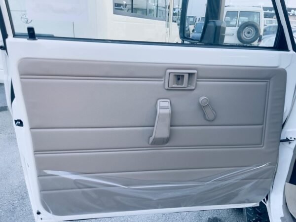 Toyota Land Cruiser 78 2.8L Turbo 2025 - Image 11